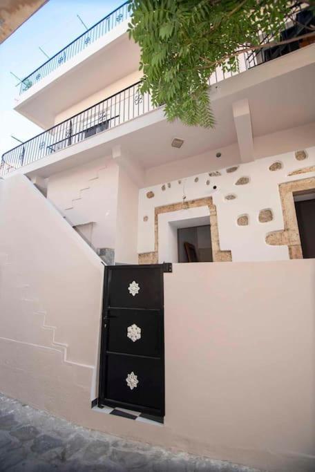 Ammoudara'S Apartments Rooftop Kalymnos Town ภายนอก รูปภาพ